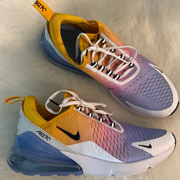 Nike Shoes - Nike air max 270.